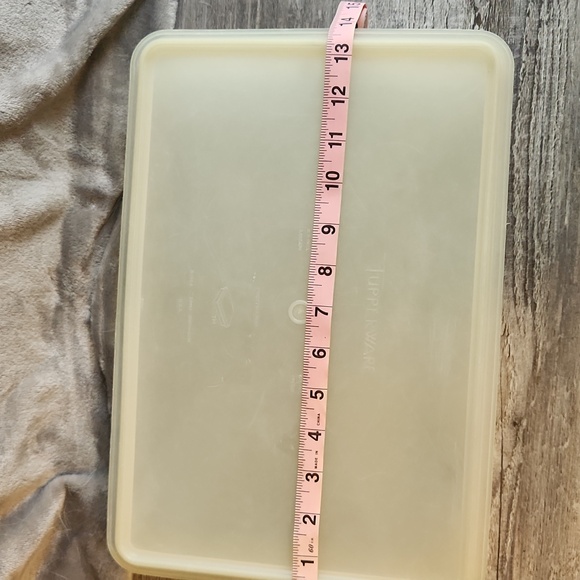 Vintage Tupperware Container - Picture 6 of 7